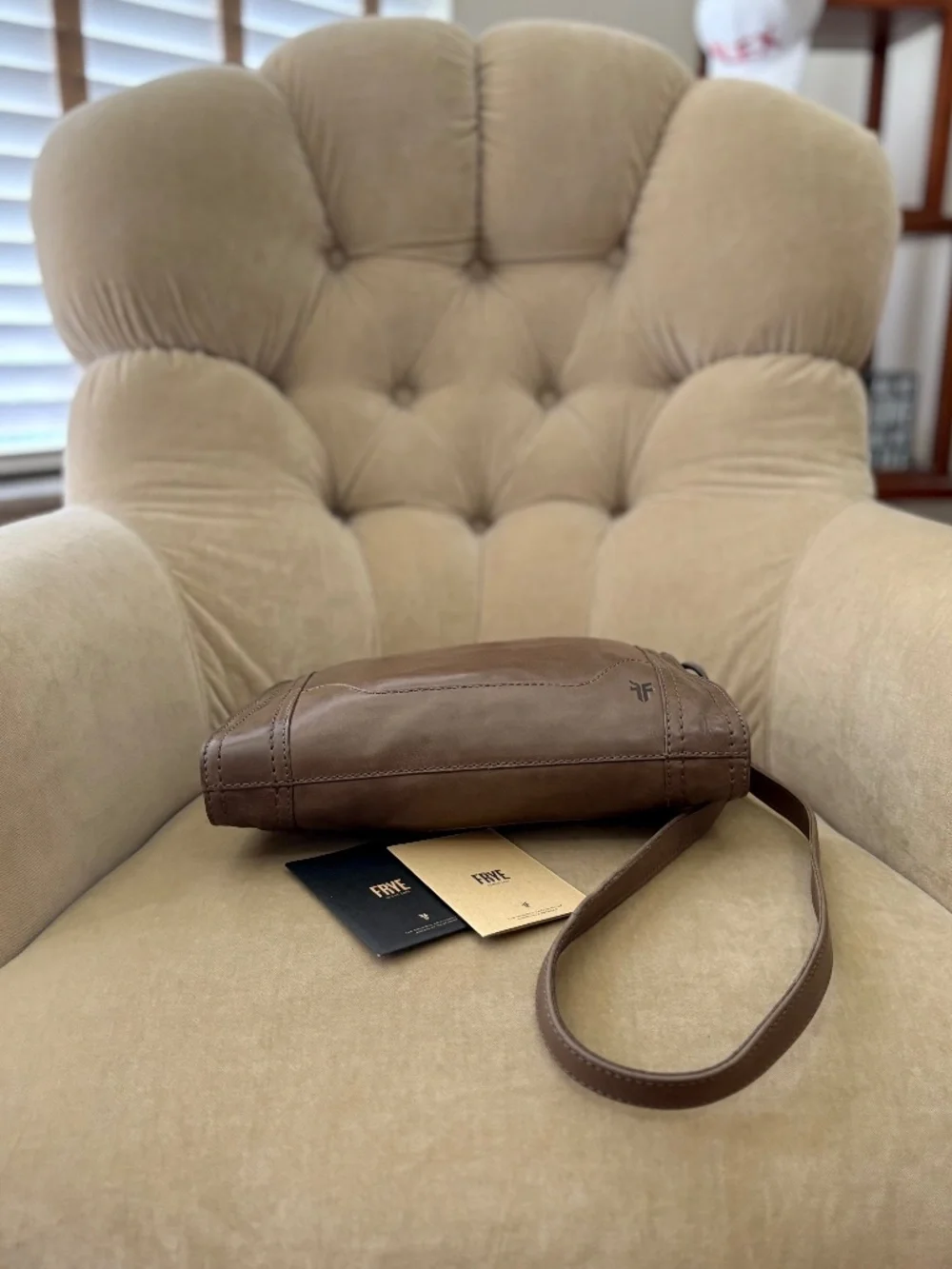 Auth. FRYE Iconic MELISSA Genuine Leather Hobo Crossbody Bag - Picture 6 of 7